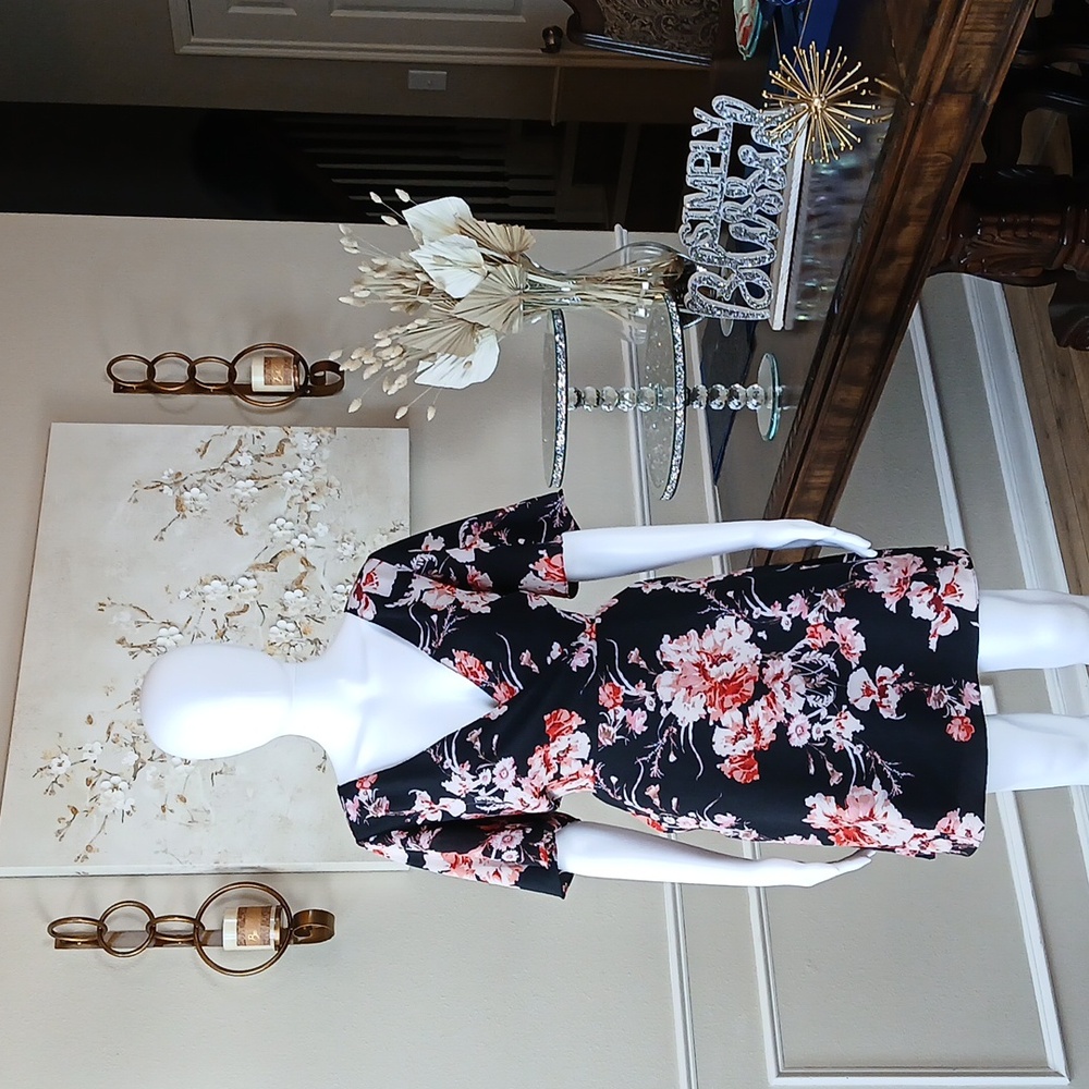 Women's Black Floral V-Neck Flowy Short Sleeves Mini Dress With Pockets Medium - Picture 8 of 17